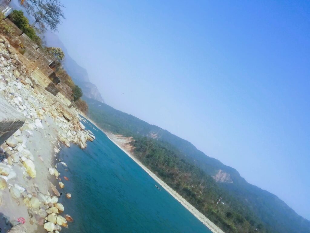Sarda river boom
